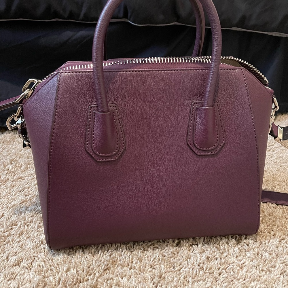 Givenchy Small Antigona Bag - Picture 8 of 11